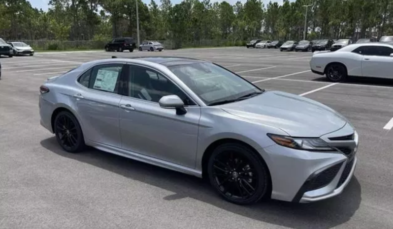 2022 Toyota Camry XSE Silver full