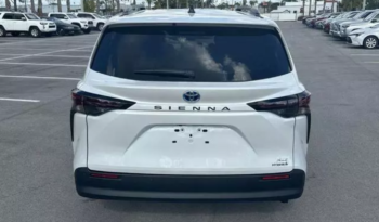 2023 Toyota Sienna XLE full