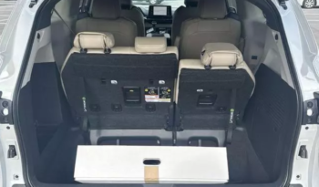 2023 Toyota Sienna XLE full