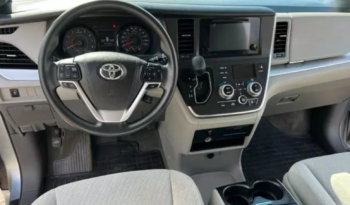 2016 Toyota Sienna LE full