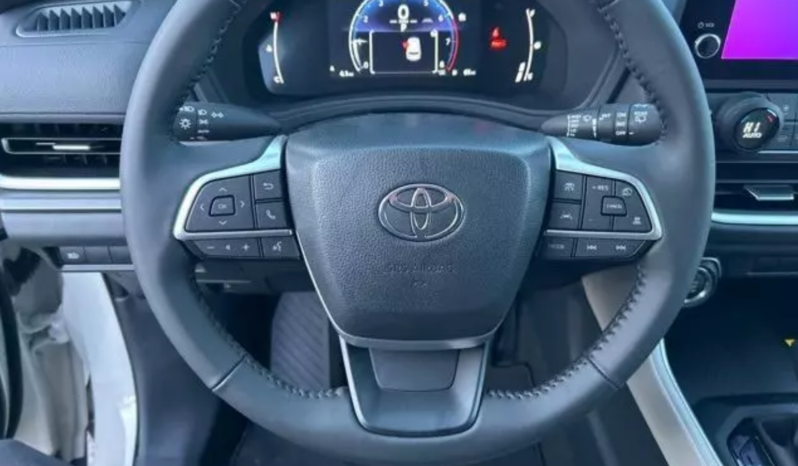 2024 Toyota Grand Highlander XLE full