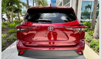 2022 Toyota Highlander XLE full