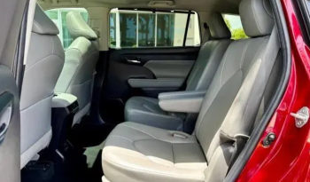 2022 Toyota Highlander XLE full