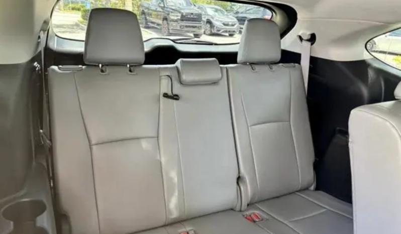 2022 Toyota Highlander XLE full