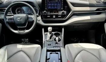 2022 Toyota Highlander XLE full