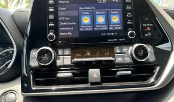 2022 Toyota Highlander XLE full