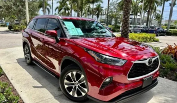 2022 Toyota Highlander XLE full