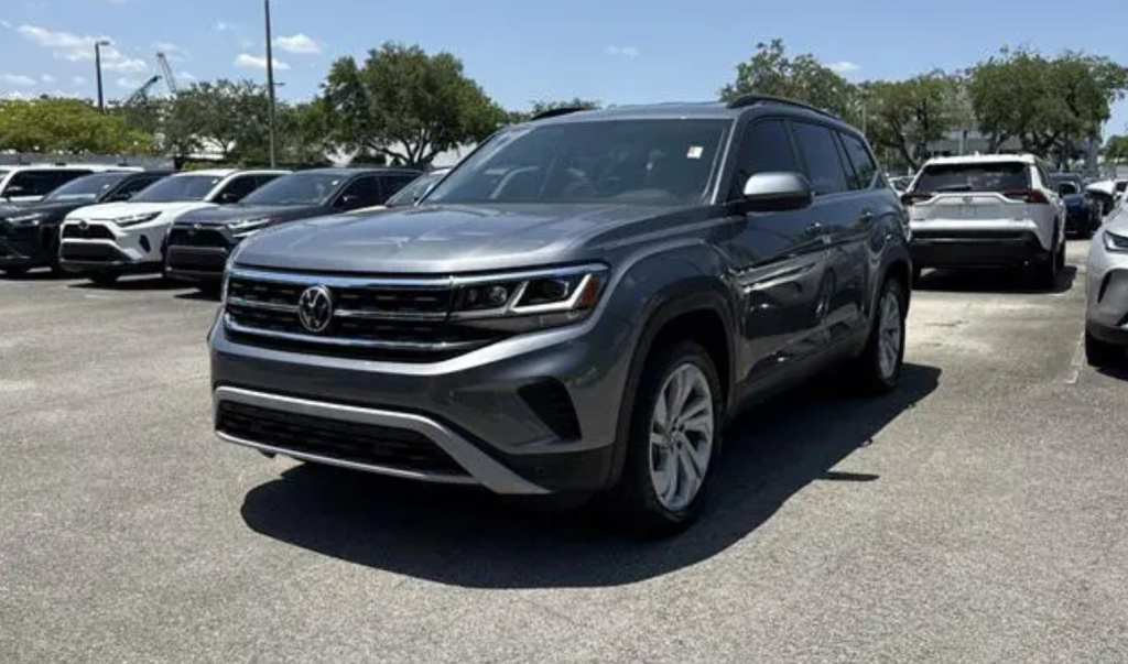 2022 Volkswagen Atlas 3.6L SE w/Technology - UCES MOTORS