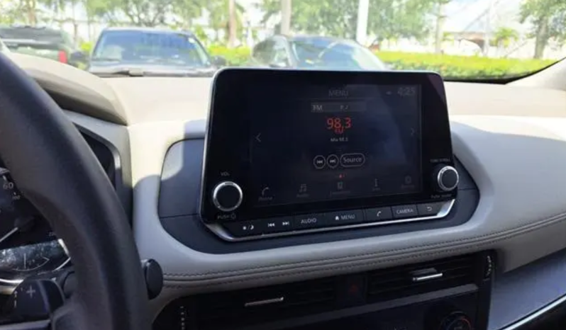 2023 Nissan Rogue SV full