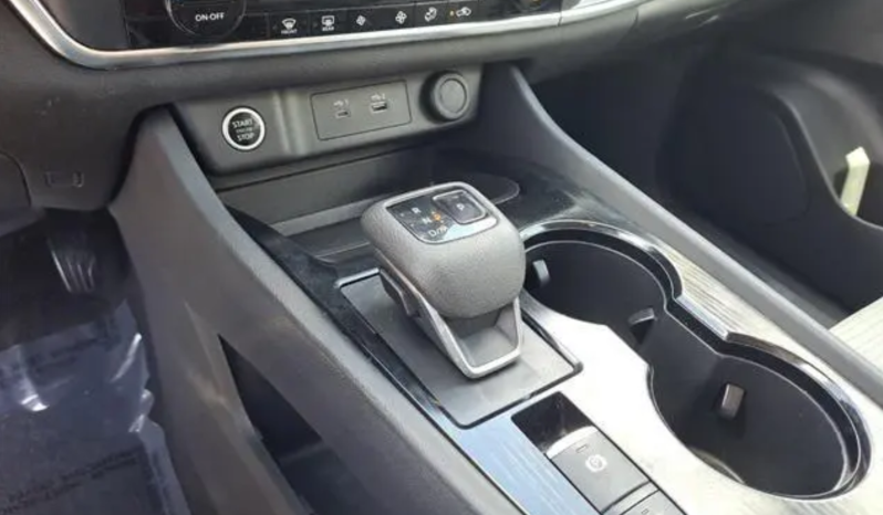 2023 Nissan Rogue SV full