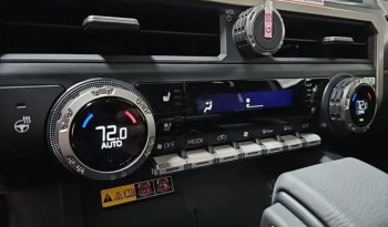 2025 Toyota Tacoma Hybrid TRD Sport full