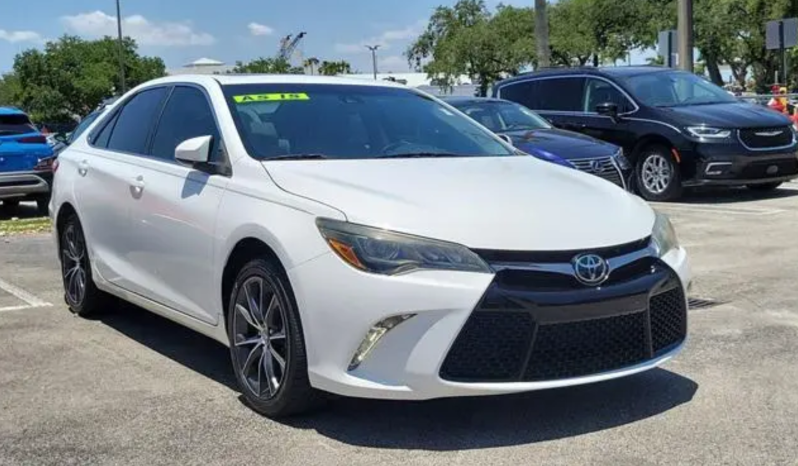 2015 Toyota Camry XSE full