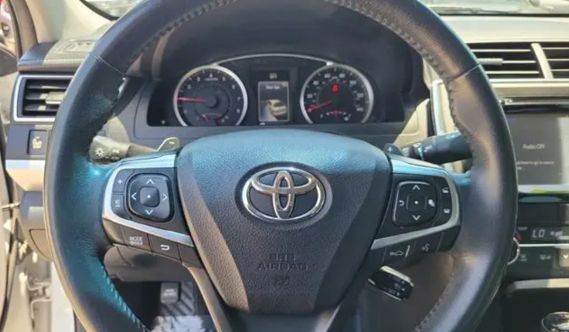 2015 Toyota Camry XSE full