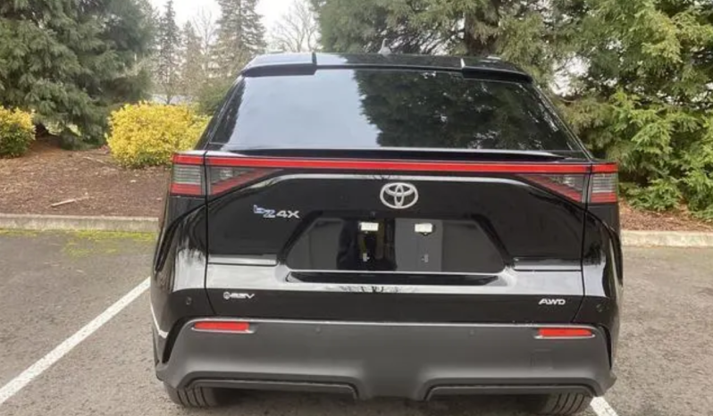 2025 Toyota bZ4X XLE full