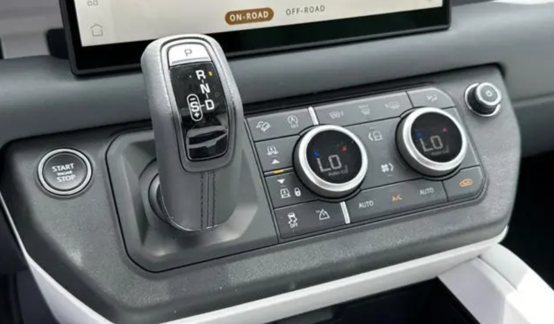 2025 Land Rover Defender 110 P300 full
