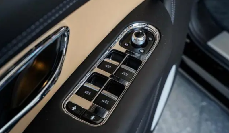 2023 Bentley Bentayga V8 full