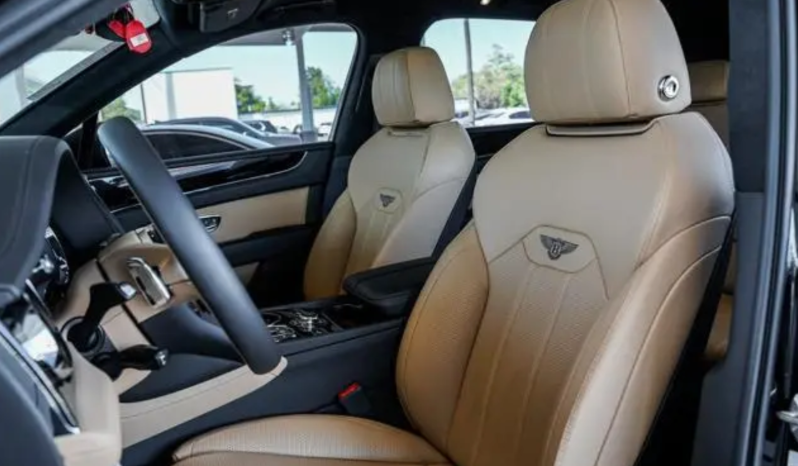 2023 Bentley Bentayga V8 full