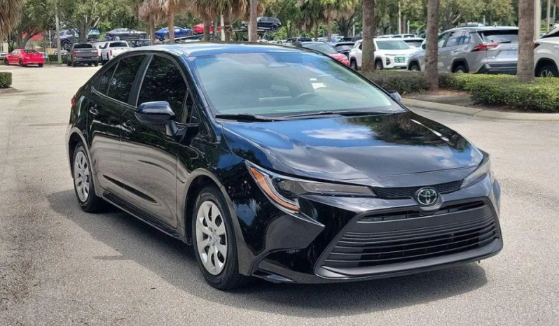 2024 Toyota Corolla LE full