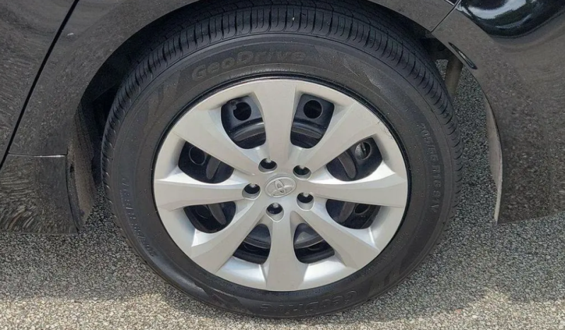 2024 Toyota Corolla LE full