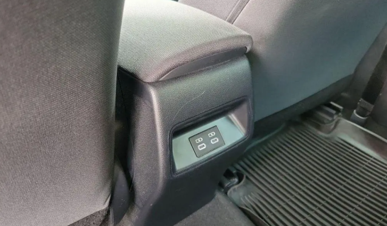 2024 Toyota Corolla LE full