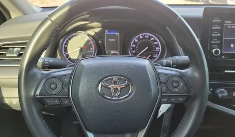 2023 Toyota Camry SE full