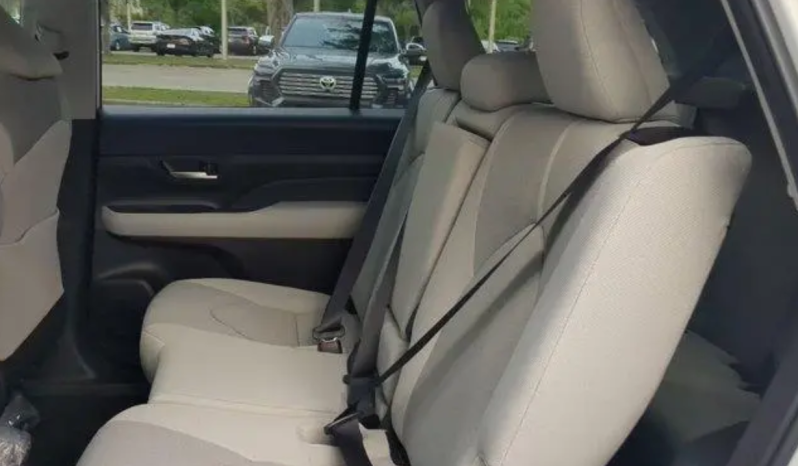 2025 Toyota Grand Highlander LE full