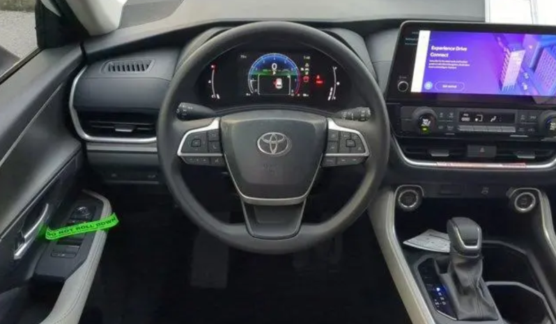 2025 Toyota Grand Highlander LE full