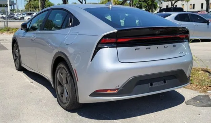 2024 Toyota Prius LE full