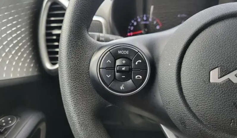 2022 Kia Soul LX full