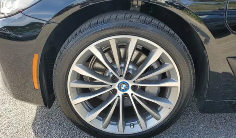 2022 BMW 530e Base full