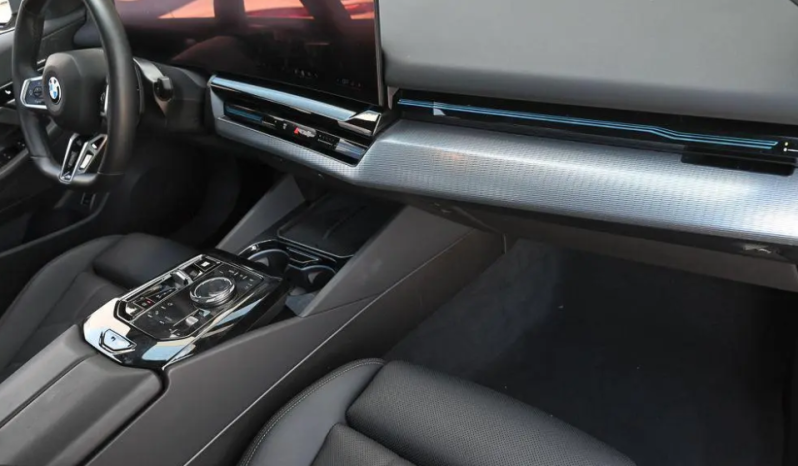 2026 BMW 530 530i full